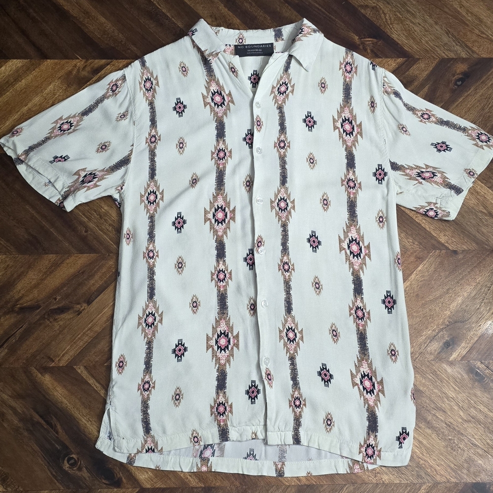 No Boundaries XS Men's Aztec Print Short Sleeve Button Up Shirt